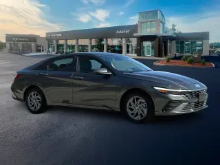 Hyundai ELANTRA Hybrid 2025 Blue 4dr Sedan