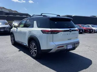 Nissan Pathfinder 2024 AWD Platinum 4dr SUV