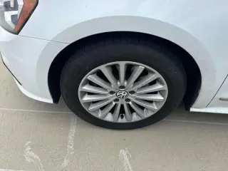 Volkswagen Passat 2016 1.8T SE 4dr Sedan PZEV