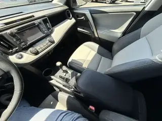 Toyota RAV4 2015 AWD Limited 4dr SUV