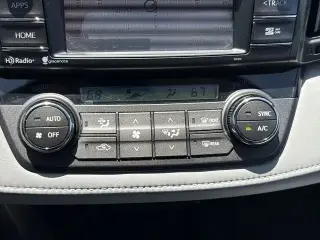 Toyota RAV4 2015 AWD Limited 4dr SUV