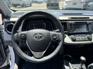 Toyota RAV4 2015 AWD Limited 4dr SUV