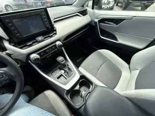 Toyota RAV4 2019 XLE 4dr SUV