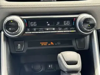 Toyota RAV4 2019 XLE 4dr SUV