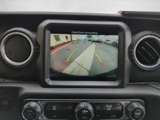 Jeep Wrangler Unlimited 2018 4x4 Sahara 4dr SUV (midyear release)