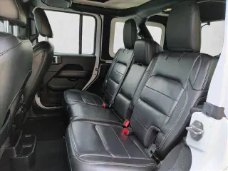 Jeep Wrangler Unlimited 2018 4x4 Sahara 4dr SUV (midyear release)