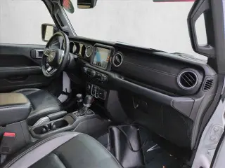 Jeep Wrangler Unlimited 2018 4x4 Sahara 4dr SUV (midyear release)