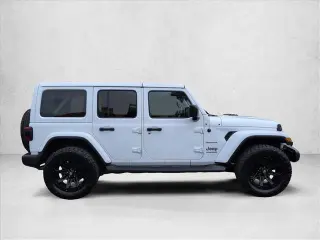 Jeep Wrangler Unlimited 2018 4x4 Sahara 4dr SUV (midyear release)