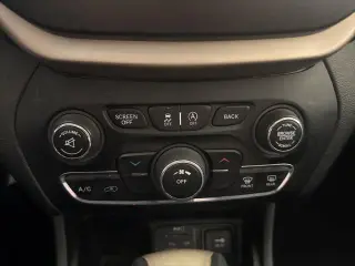 Jeep Cherokee 2015 Latitude 4dr SUV
