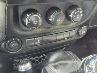 Jeep Wrangler Unlimited 2016 4x4 Sahara 4dr SUV