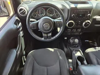 Jeep Wrangler Unlimited 2016 4x4 Sahara 4dr SUV