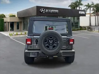 Jeep Wrangler Unlimited 2018 4x4 Sport 4dr SUV (midyear release)