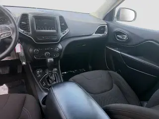 Jeep Cherokee 2019 4x4 Latitude 4dr SUV