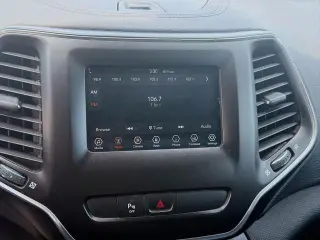 Jeep Cherokee 2019 4x4 Latitude 4dr SUV