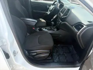 Jeep Cherokee 2019 4x4 Latitude 4dr SUV