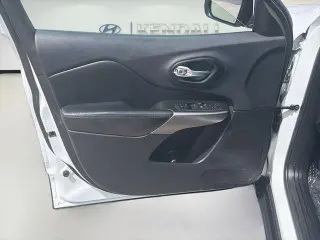 Jeep Cherokee 2019 4x4 Latitude 4dr SUV