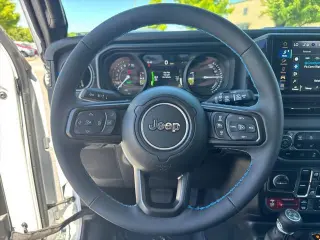 Jeep Wrangler 2025 4x4 Rubicon 4xe 4dr SUV