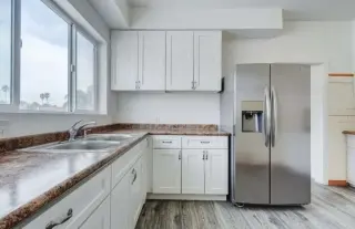 2 Bedroom Apt in W Pico Blvd