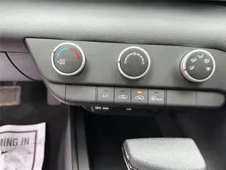 Hyundai ELANTRA 2025 SE 4dr Sedan