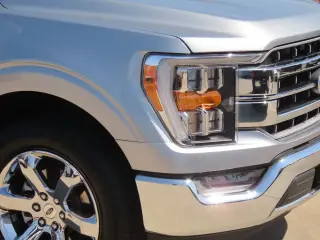 Ford F-150 2023 4x2 XL 4dr SuperCrew 5.5 ft. SB