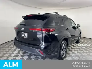 Toyota Highlander 2023 XLE 4dr SUV