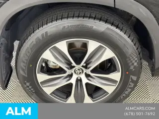 Toyota Highlander 2023 XLE 4dr SUV
