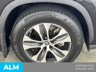 Toyota Highlander 2023 XLE 4dr SUV