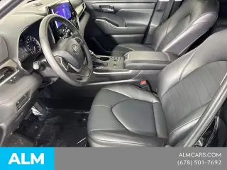 Toyota Highlander 2023 XLE 4dr SUV
