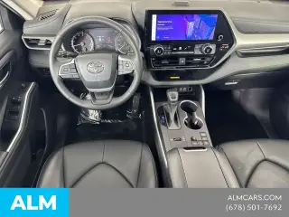 Toyota Highlander 2023 XLE 4dr SUV