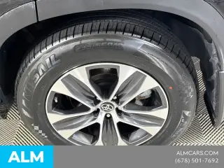 Toyota Highlander 2023 XLE 4dr SUV