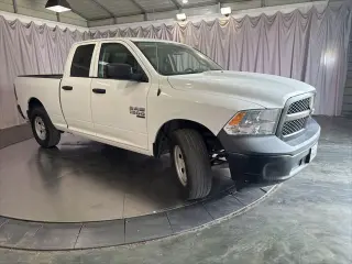 Ram 1500 Classic 2019 4x2 Tradesman 4dr Quad Cab 6.3 ft. SB Pickup