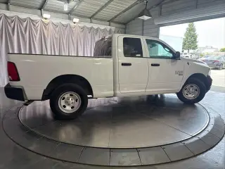 Ram 1500 Classic 2019 4x2 Tradesman 4dr Quad Cab 6.3 ft. SB Pickup