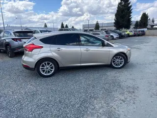 Ford Focus 2018 SE 4dr Hatchback