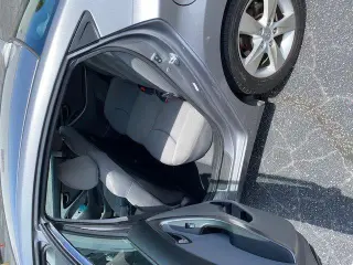 Hyundai ELANTRA 2012 GLS 4dr Sedan 6M