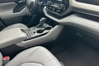 Toyota Highlander Hybrid 2021 AWD XLE 4dr SUV
