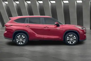 Toyota Highlander Hybrid 2021 AWD XLE 4dr SUV