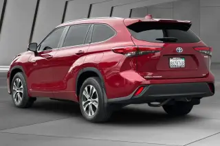 Toyota Highlander Hybrid 2021 AWD XLE 4dr SUV
