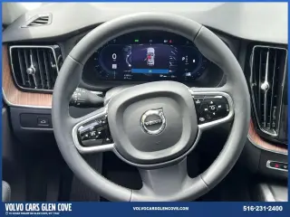 Volvo XC60 2023 AWD B5 Plus Bright Theme 4dr SUV