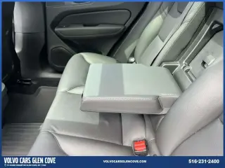 Volvo XC60 2023 AWD B5 Plus Bright Theme 4dr SUV