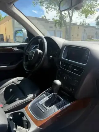 Audi Q5 ( Cash )