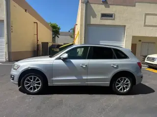 Audi Q5 ( Cash )