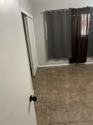 Se renta cuarto con baño