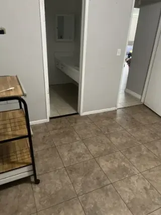 Se renta cuarto con baño