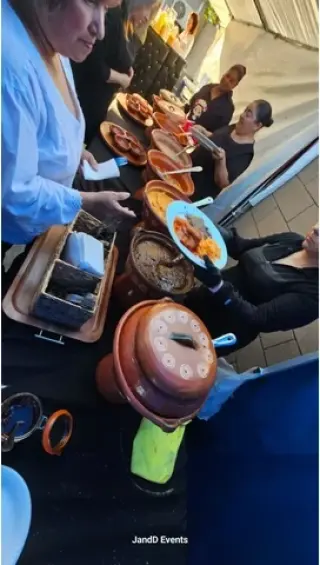 Tacos de guisados con tortilla