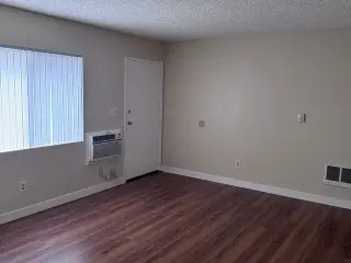 2 Bedroom 1 Bath Apartment