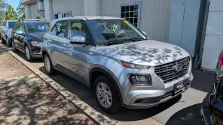 2022 Hyundai Venue SE
