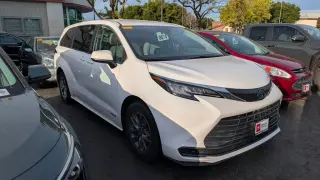 2021 Toyota Sienna LE 8 Passenger