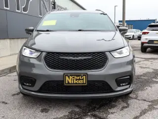 2022 Chrysler Pacifica Limited AWD