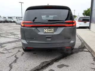 2022 Chrysler Pacifica Limited AWD
