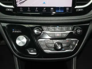 2022 Chrysler Pacifica Limited AWD
